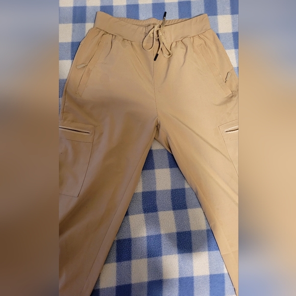 Ladies Feather Light Khaki Joggers/ Cargo Pants. Size Small. Sooo Comfortable. - Picture 7 of 7